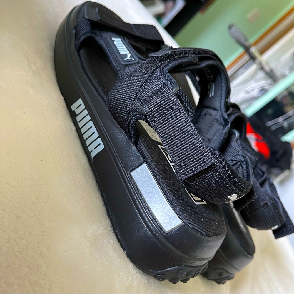 Puma Size 8 men/9.5-10 Women Future Rider Sandals